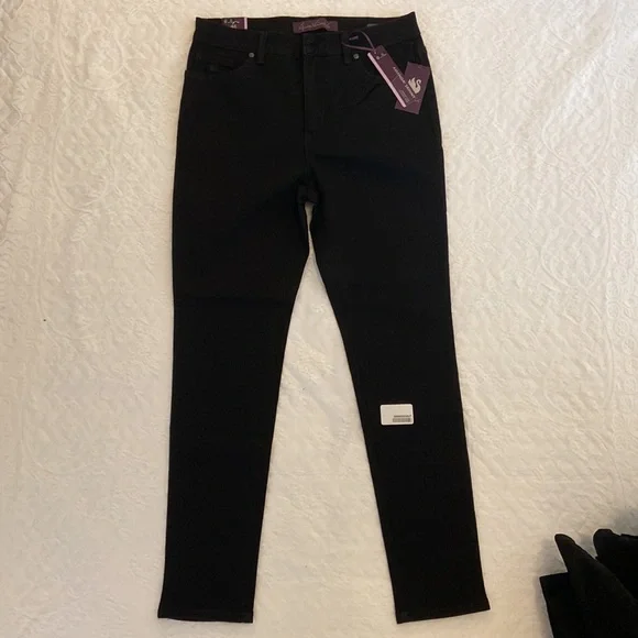 ⭐️⭐️FREE⭐️⭐️ Bundle!!! 3 pairs of black jeans - Picture 6 of 8